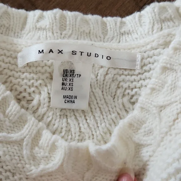 Max Studio Oversized Sweater - Picture 6 of 8